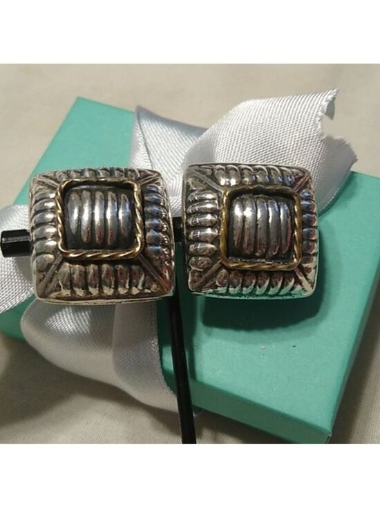 Jewelry - Vintage Signed Sterling Silver Taxco TN-49 Mexican Artisan made Clip-On Earrings